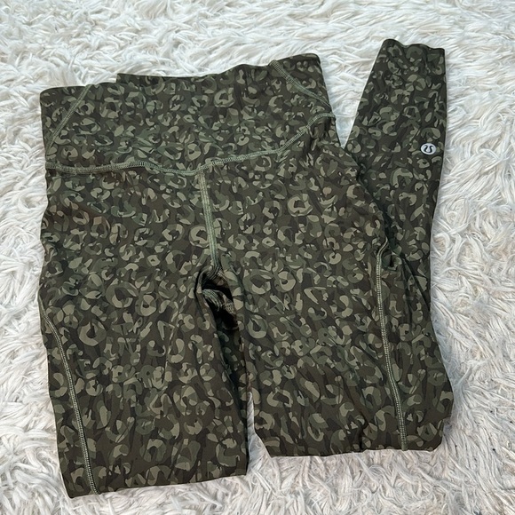 Lululemon Base Pace High-Rise Crop 23" Intertwined Camo Medium Olive Multi - Picture 1 of 6
